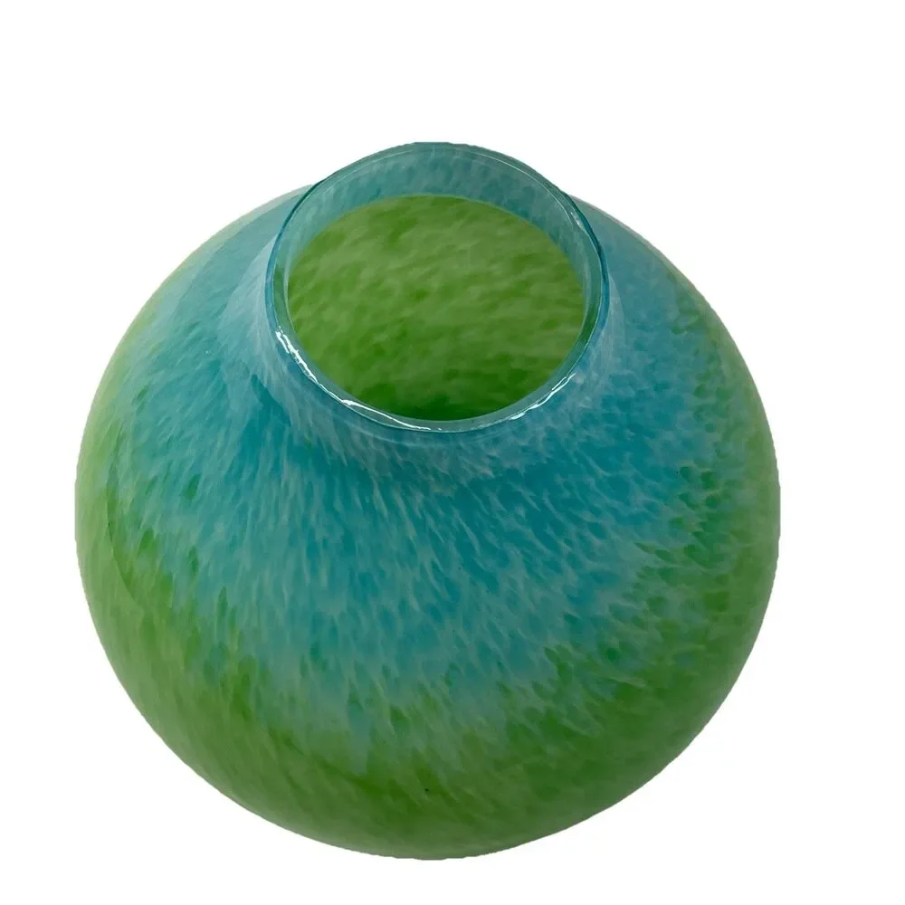 LOT OF 2 - Beautiful Vintage Hand Blown Glass Vases - VGC - Great Design‎